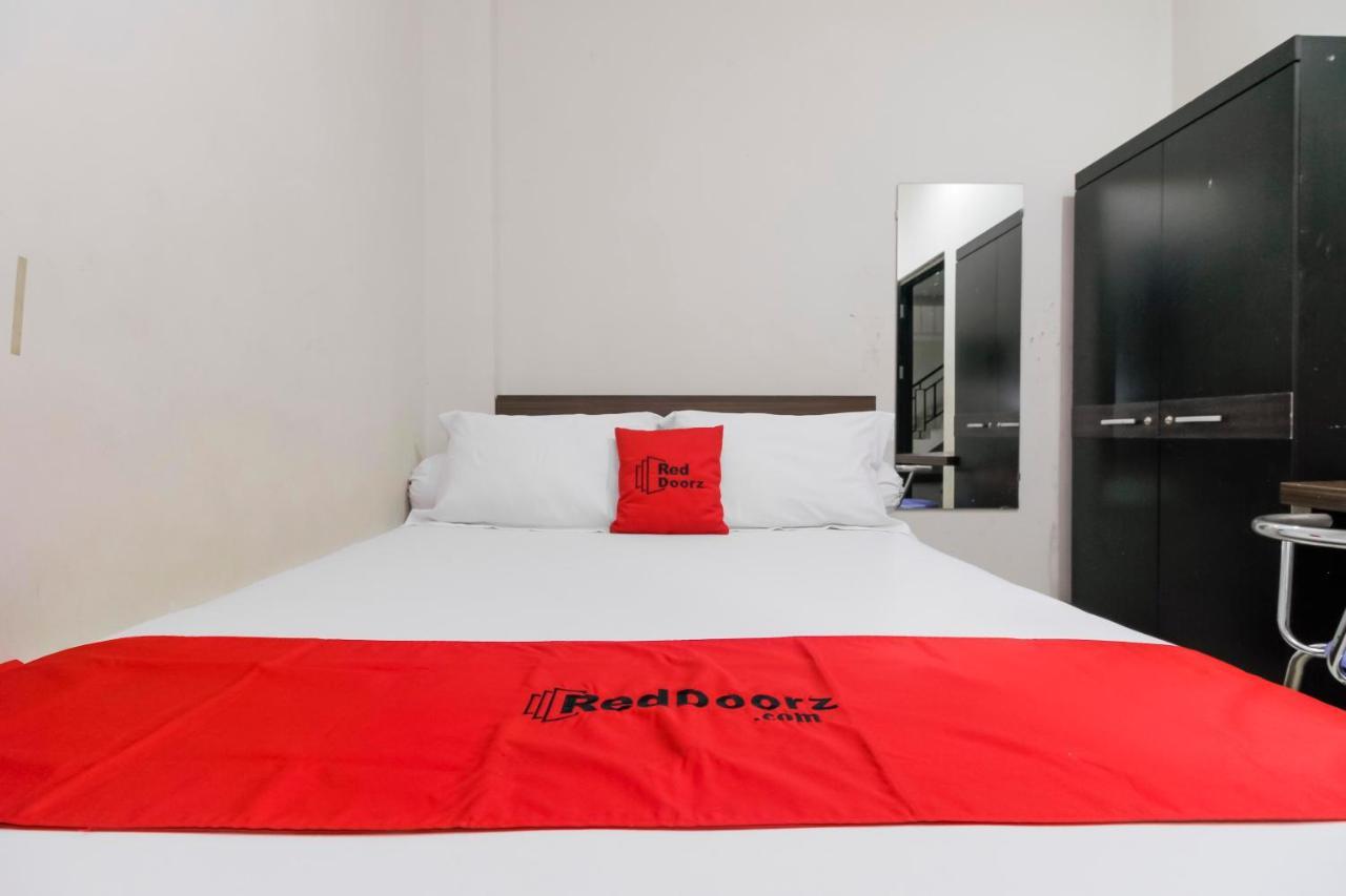 RedDoorz near Samarinda Central Plaza Zewnętrze zdjęcie