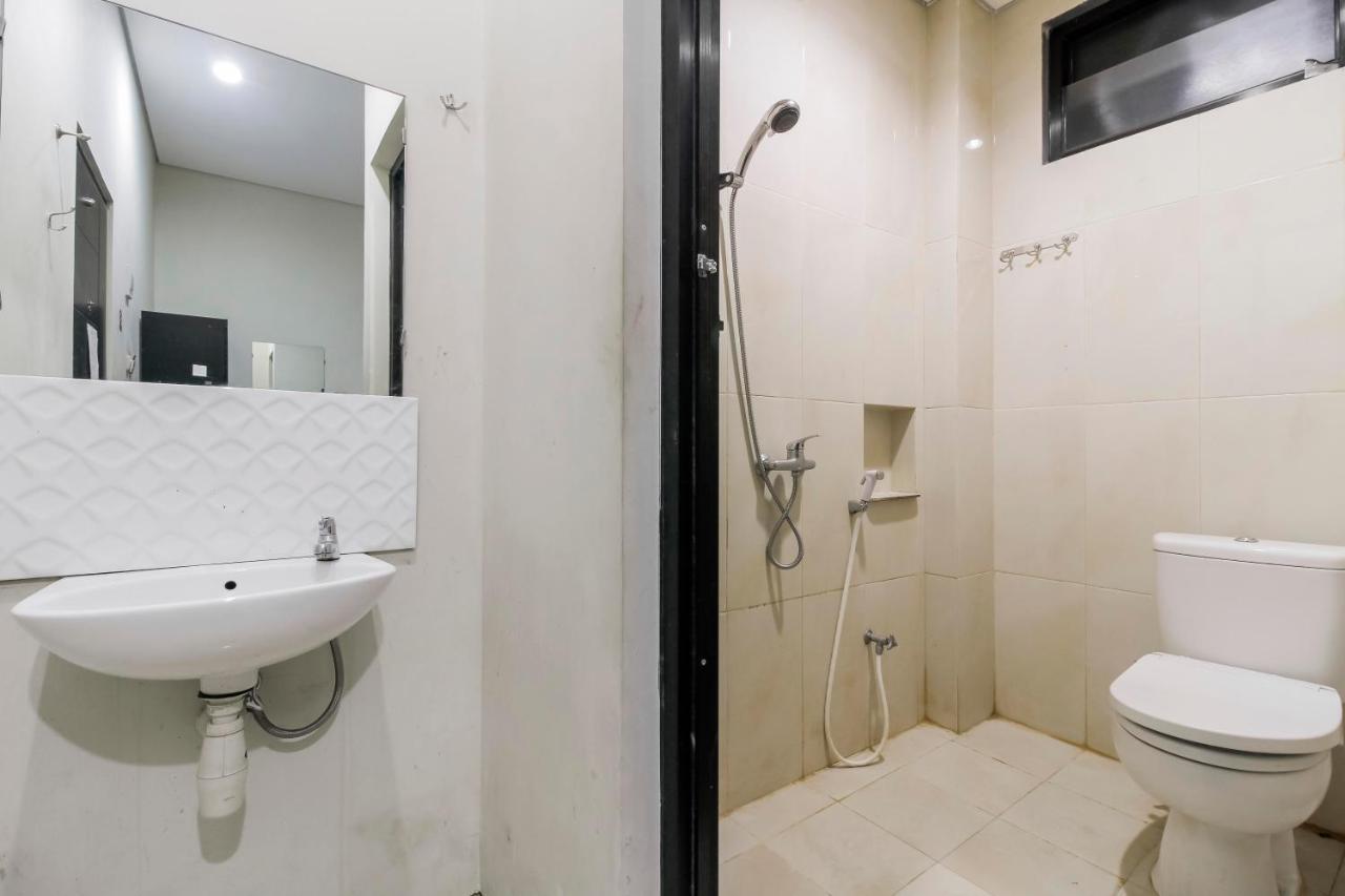 RedDoorz near Samarinda Central Plaza Zewnętrze zdjęcie