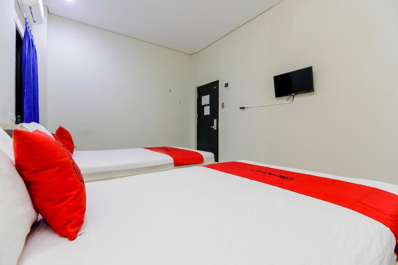 RedDoorz near Samarinda Central Plaza Zewnętrze zdjęcie